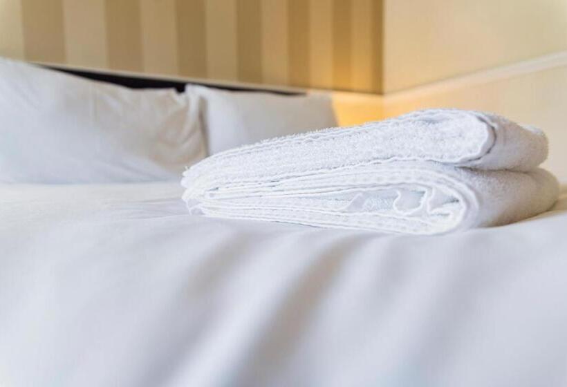 اتاق استاندارد یک نفره, Elder York Guest House