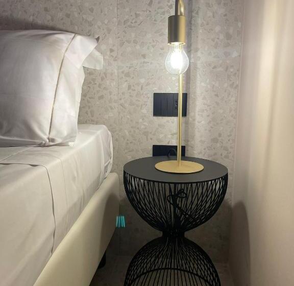 스탠다드 룸, Elide Design