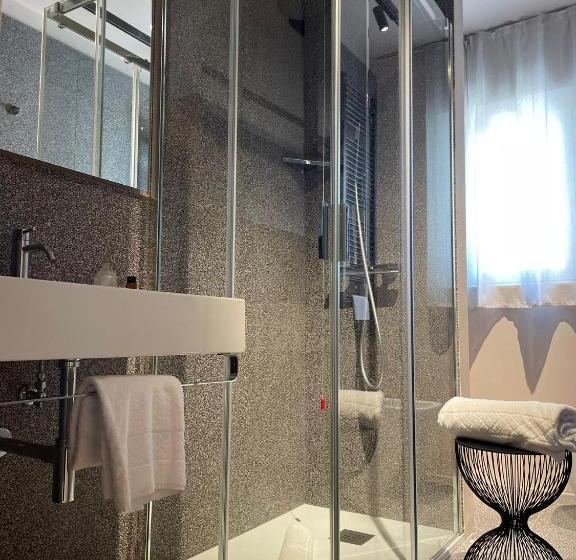 스탠다드 싱글 룸, Elide Design