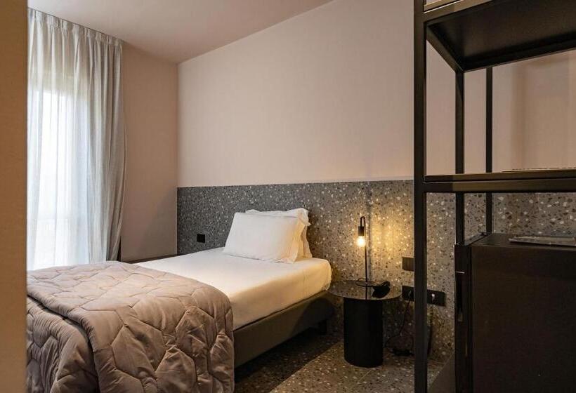 Номер Стандарт Индивидуальный, Elide Design