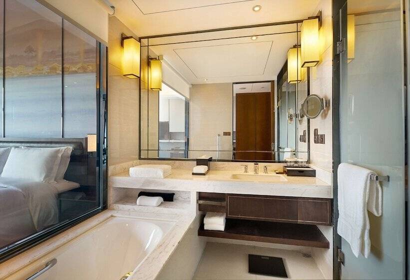 Номер Executive, Doubletree By Hilton Ningbo Beilun
