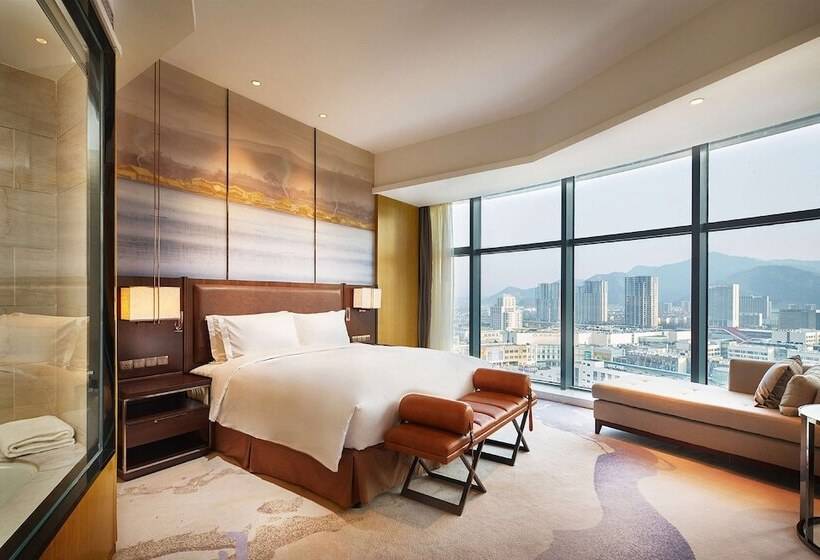 Президентский Люкс, Doubletree By Hilton Ningbo Beilun