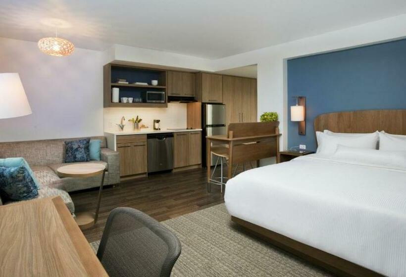 Студио Стандарт Кровать Кинг, Element Calgary Airport
