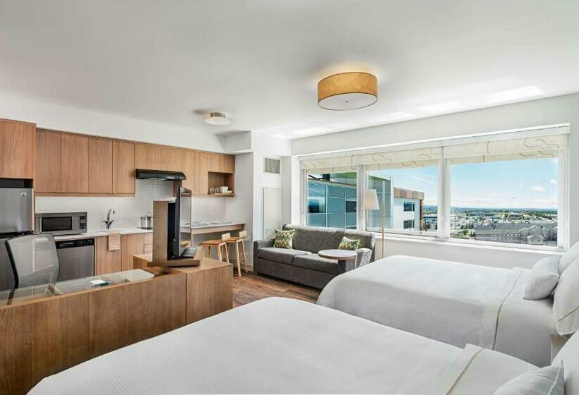 标准工作室, Element Calgary Airport