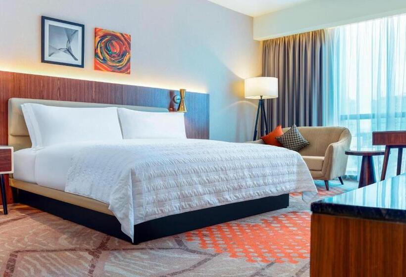 带大床的俱乐部房间, Le Méridien Putrajaya