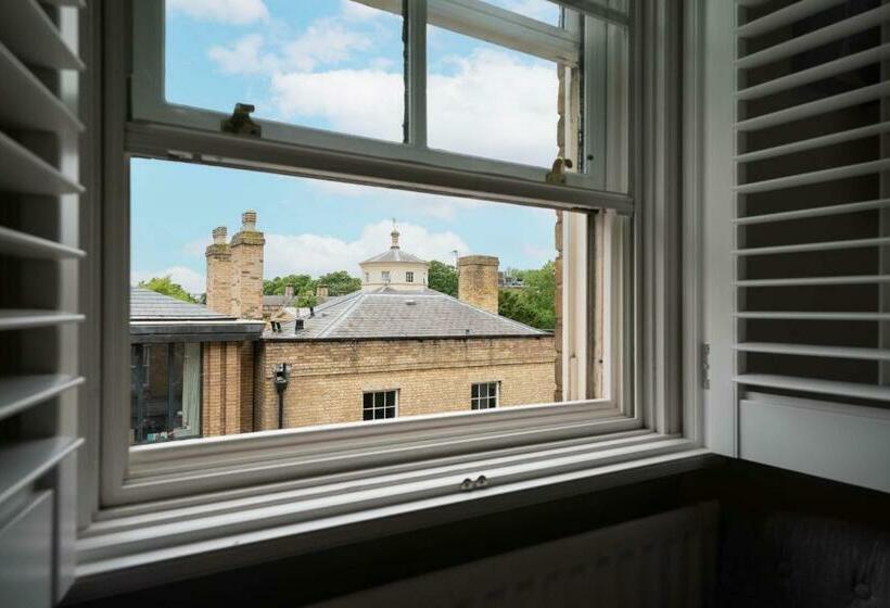 クラシックルーム, The Regent Apart