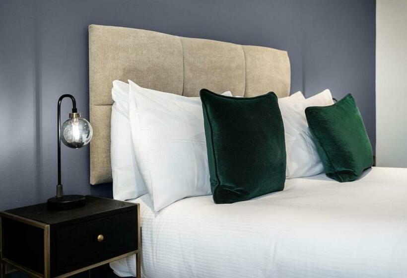 クラシックルーム, The Regent Apart