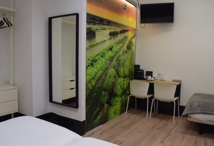 חדר סטנדרט לשלושה, Zerupe