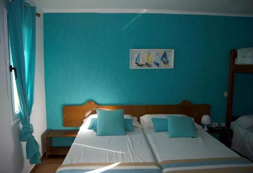 اتاق استاندارد چهار تخته, La Hoyilla Hostel   La Aldea