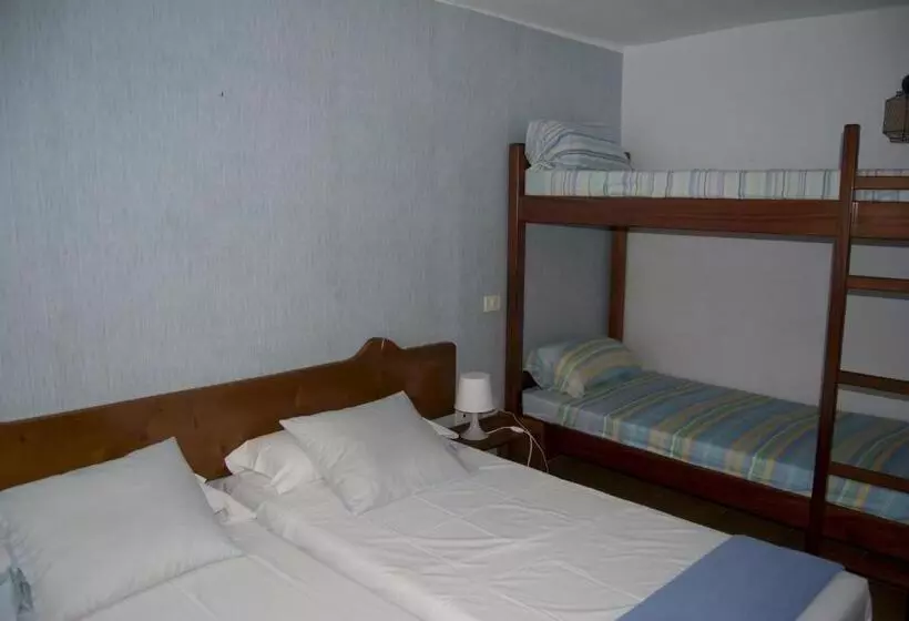 اتاق استاندارد چهار تخته, La Hoyilla Hostel   La Aldea