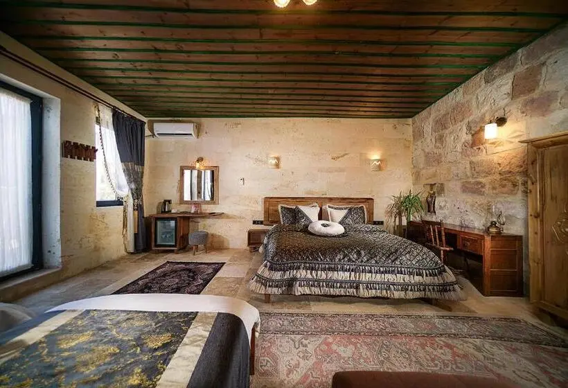 اتاق خانوادگی, Serene Premium Stone House