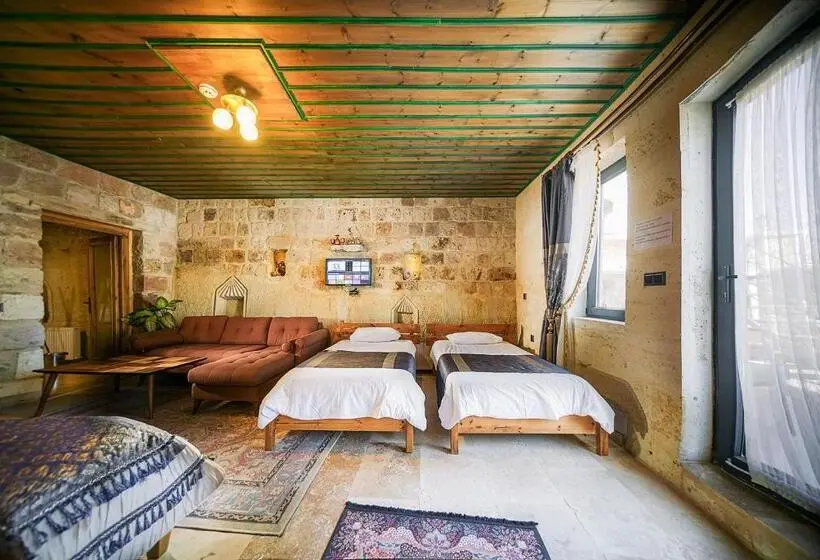 اتاق خانوادگی, Serene Premium Stone House