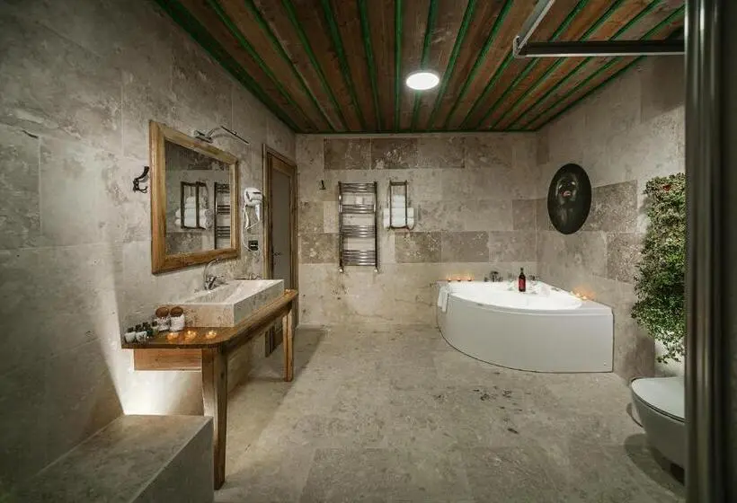 سوئیت با وان آب گرم, Serene Premium Stone House