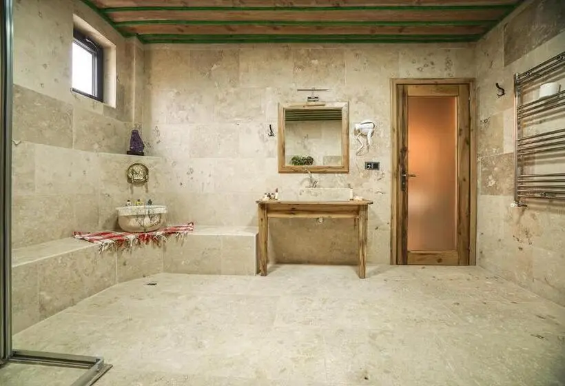 سوئیت با وان آب گرم, Serene Premium Stone House
