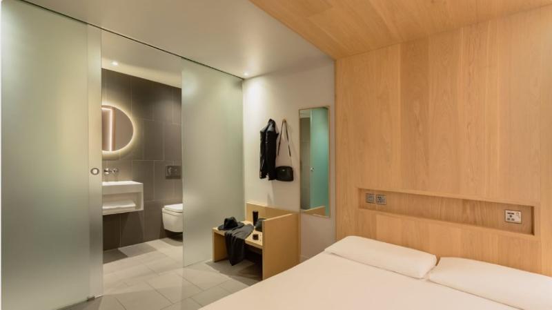 Номер Стандарт, Zedwell Greenwich