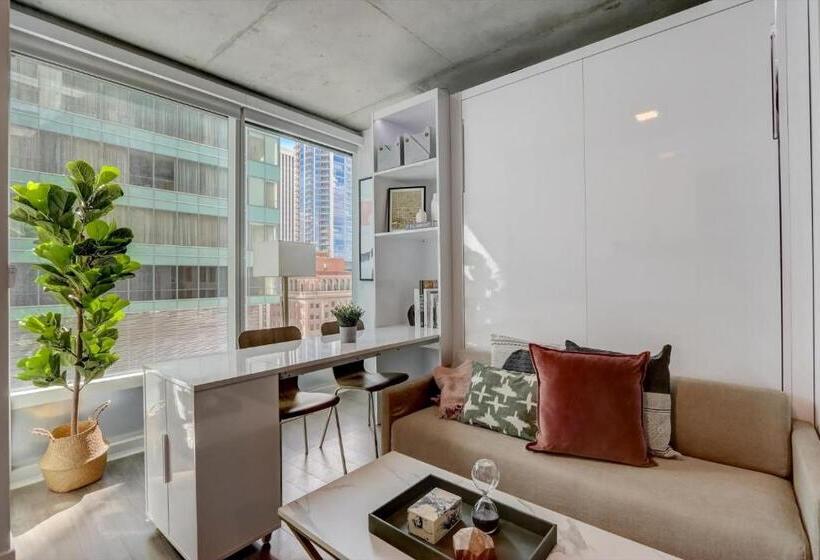 استودیوی استاندارد, Kenect Phoenix