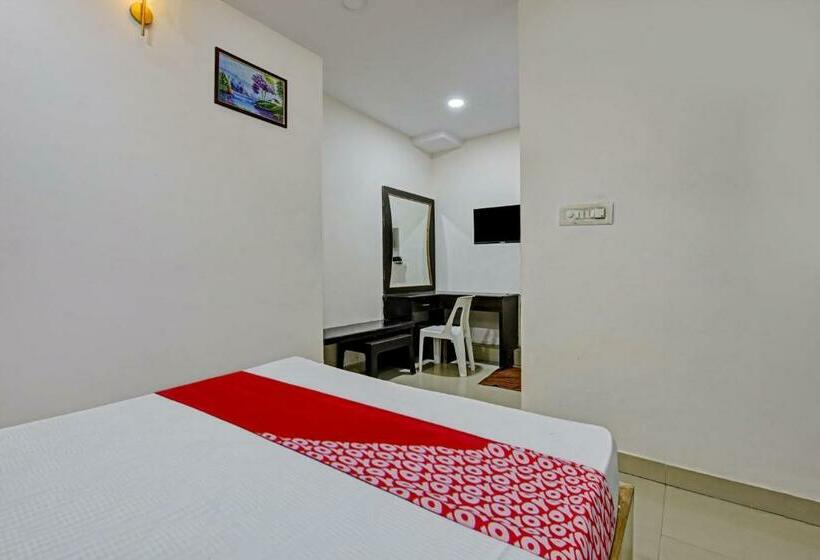 اتاق کلاسیک سه تخته, Oyo Flagship Hotel Ashoka Grand