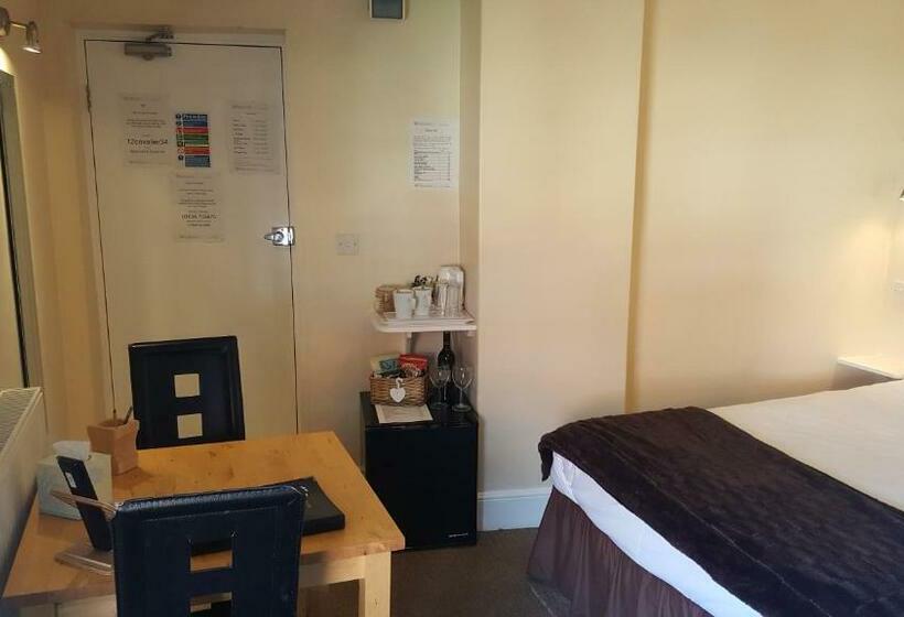 غرفة إقتصادية, Beaumond Cross Inn