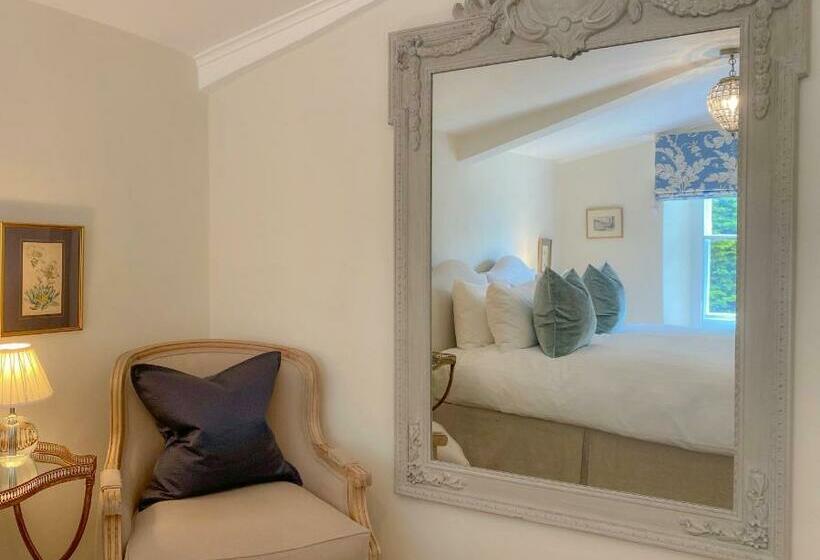 غرفة قياسية, Grove House