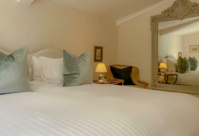 غرفة قياسية, Grove House