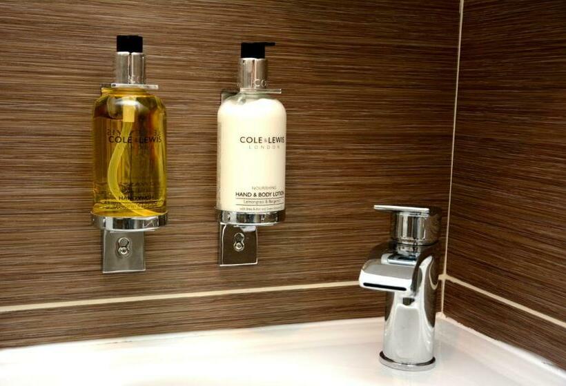 غرفة قياسية سرير كينج, Grove House