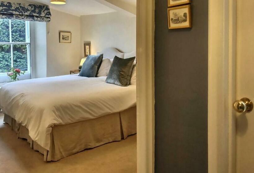 غرفة قياسية, Grove House