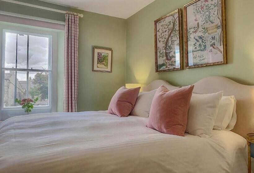 غرفة قياسية, Grove House