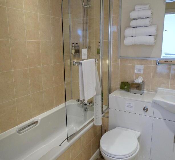 غرفة أساسية, Grove House