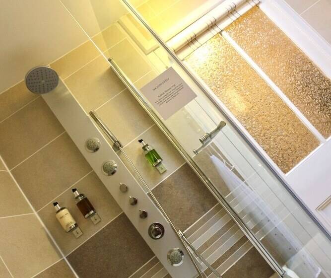 غرفة قياسية سرير كينج, Grove House