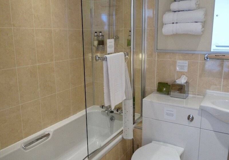 غرفة أساسية, Grove House