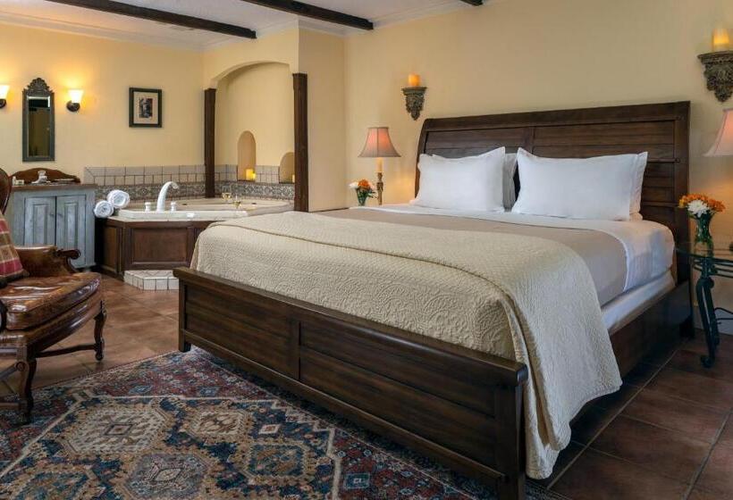 스위트 킹사이즈 침대, The Yellow House On Plott Creek