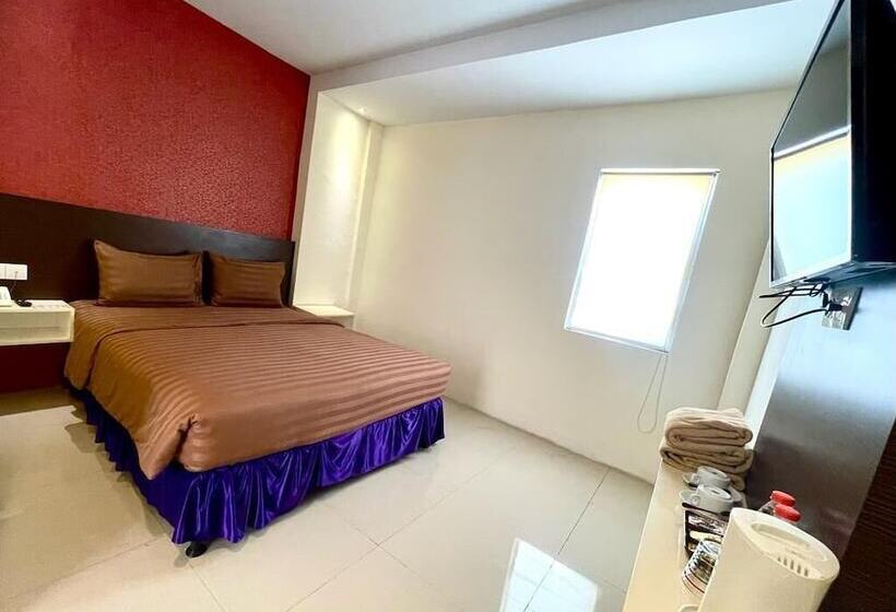 اتاق لوکس, Atria Inn