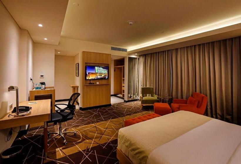 غرفة ديلوكس سرير كينج, Holiday Inn Chennai Omr It Expressway, An Ihg