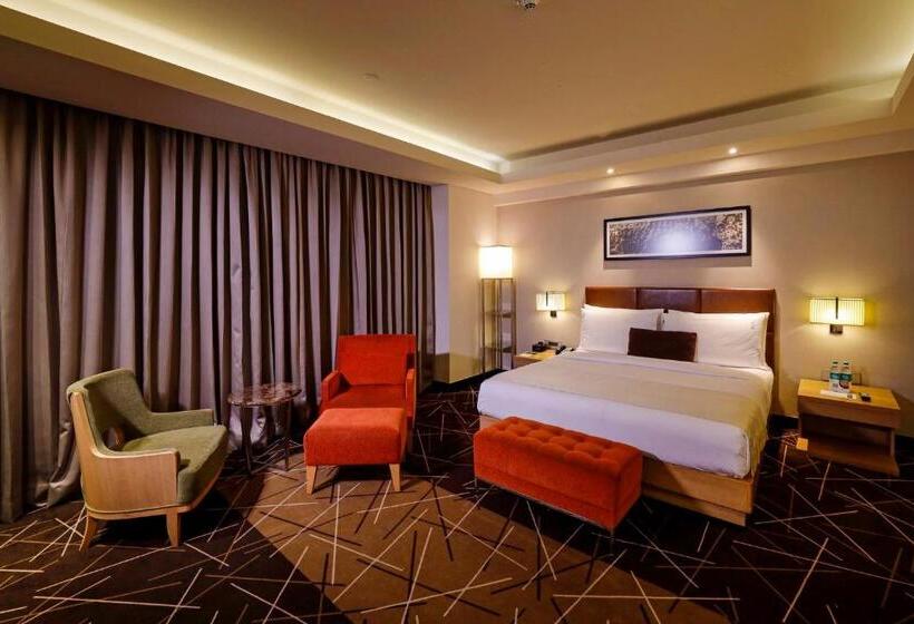 غرفة ديلوكس سرير كينج, Holiday Inn Chennai Omr It Expressway, An Ihg