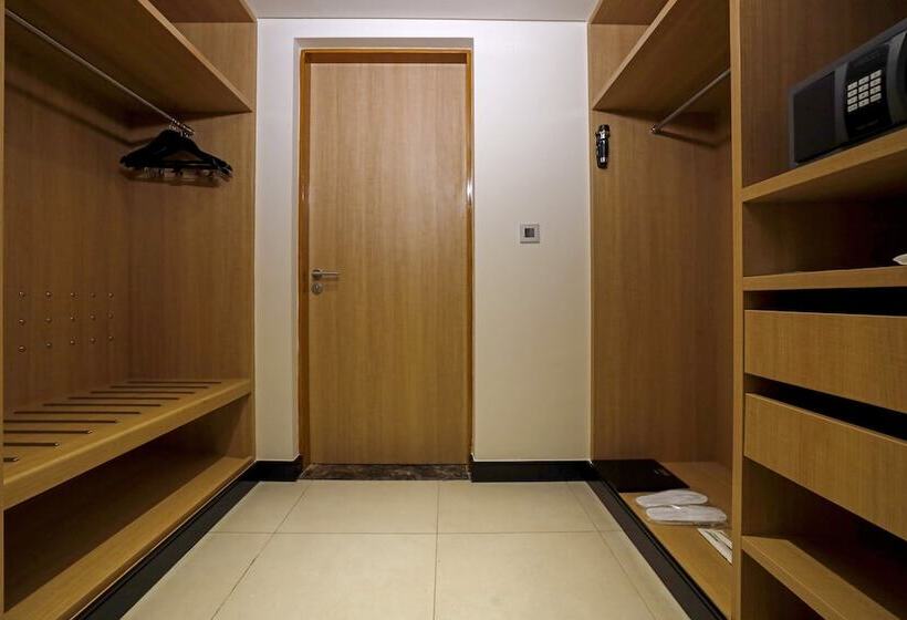 جناح, Holiday Inn Chennai Omr It Expressway, An Ihg