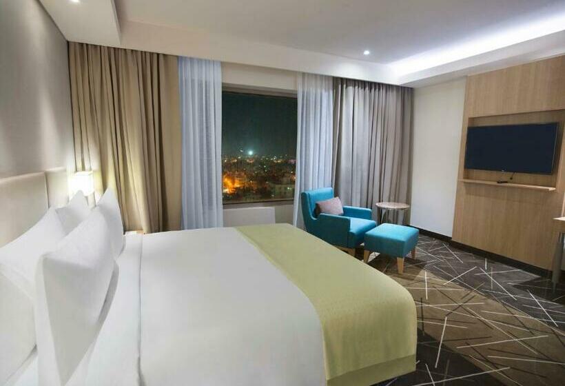 غرفة تنفيذية, Holiday Inn Chennai Omr It Expressway, An Ihg