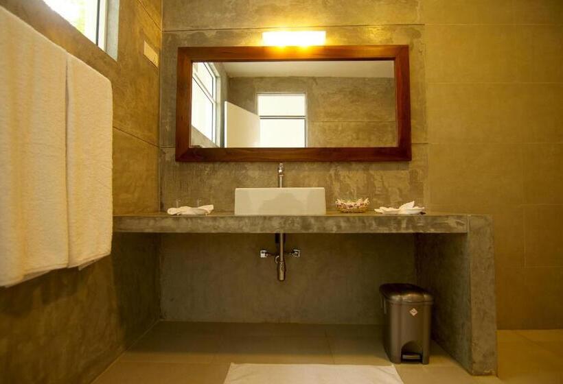 Номер Стандарт, Jade Green Hambantota