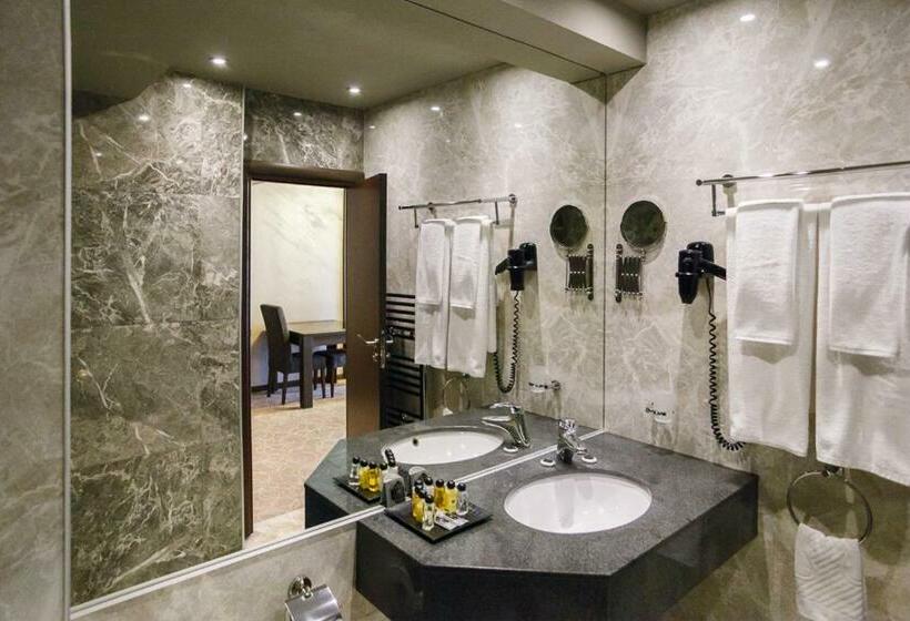 غرفة ديلوكس, Royal Spa