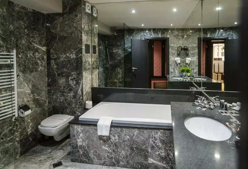 スイート, Royal Spa
