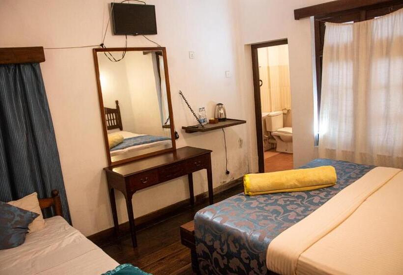 Quarto Triplo Deluxe, The Golf Green City Bungalow