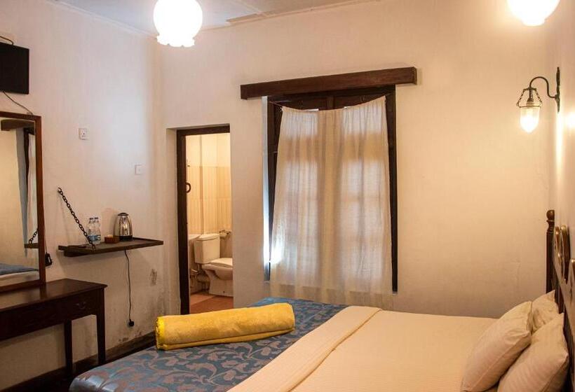 חדר דלוקס לשלושה, The Golf Green City Bungalow