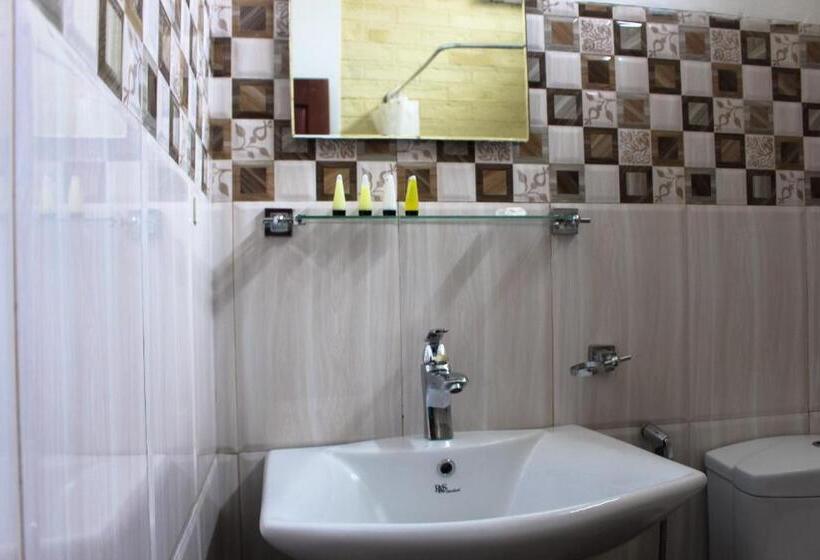 חדר דלוקס לשלושה, The Golf Green City Bungalow