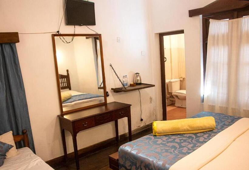 חדר דלוקס לשלושה, The Golf Green City Bungalow