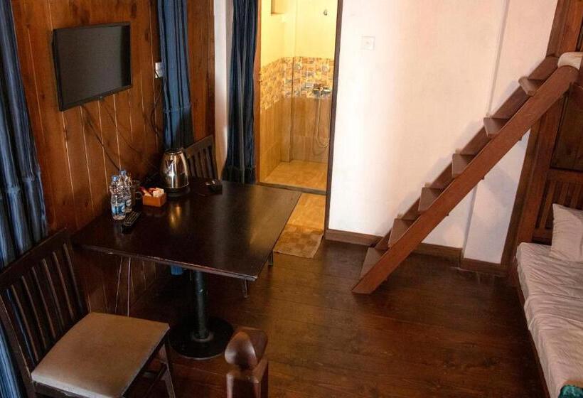 חדר משפחתי, The Golf Green City Bungalow