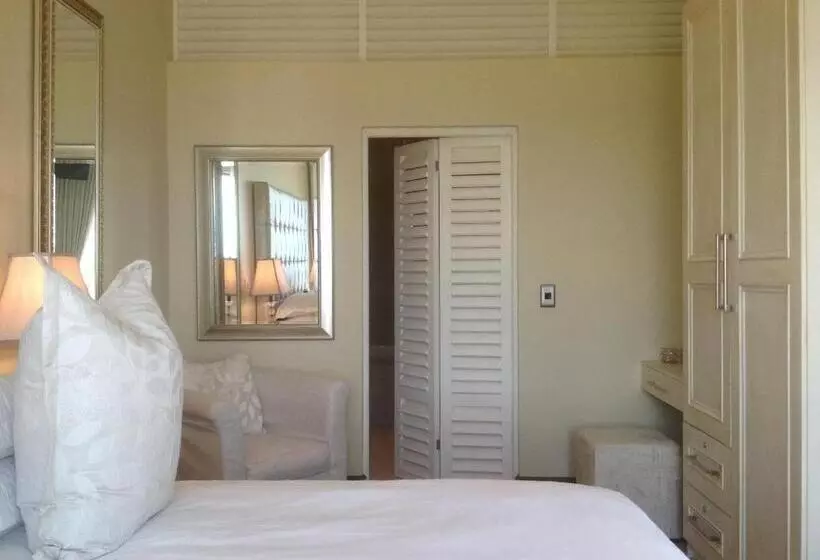 レイクビューデラックスルーム, Villa Paradisa Guest House
