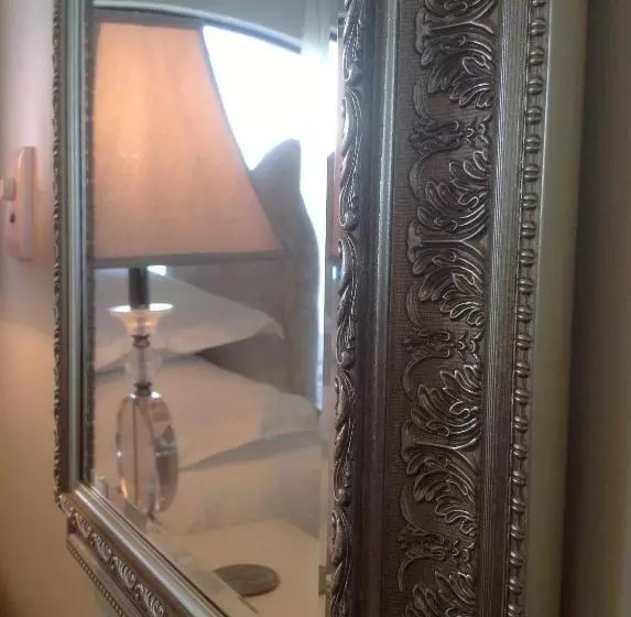 レイクビューデラックスルーム, Villa Paradisa Guest House