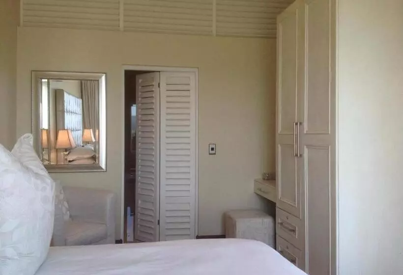 レイクビューデラックスルーム, Villa Paradisa Guest House