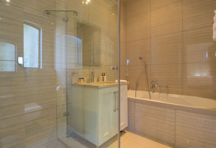 Номер Deluxe Вид на Озеро, Villa Paradisa Guest House