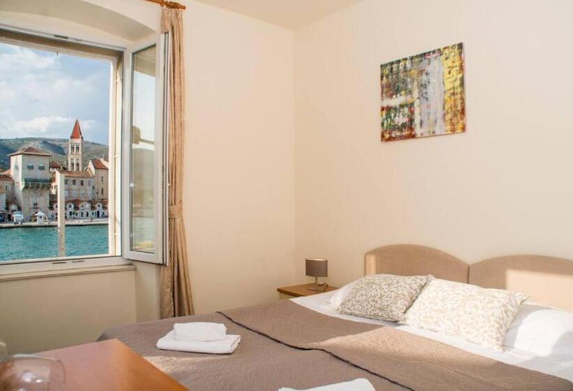 חדר סטנדרטי לשלושה עם נוף, Vila Liza