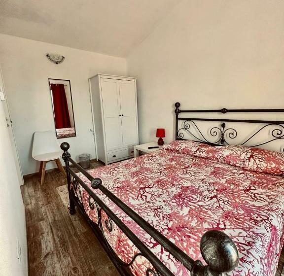 اتاق خانوادگی, B&b Luchia